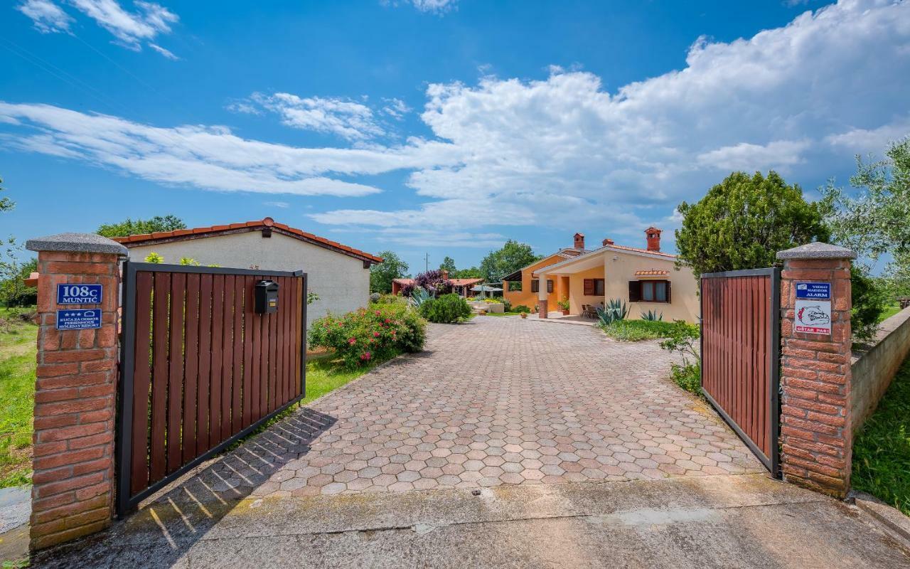 فيلا Hacienda Rosemary Muntić المظهر الخارجي الصورة